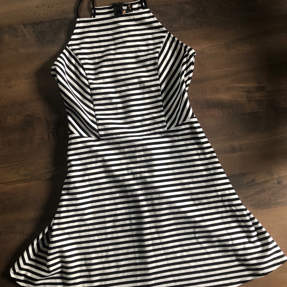 Love Tree Dress - Picture 2 of 9
